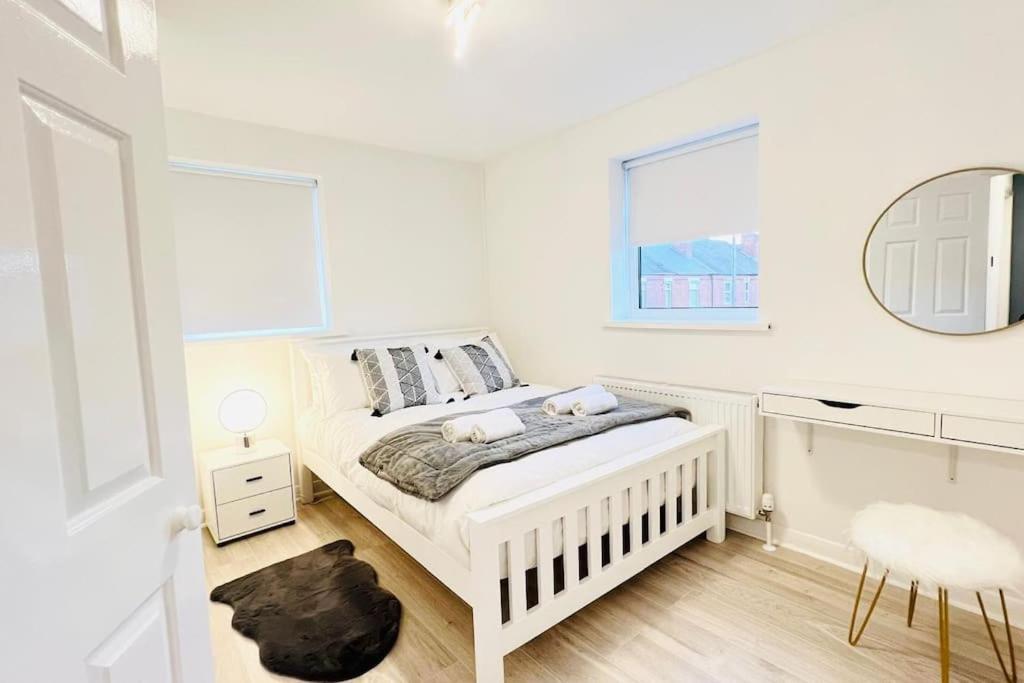 New Fully Furnished Cosy Home Balderton 외부 사진